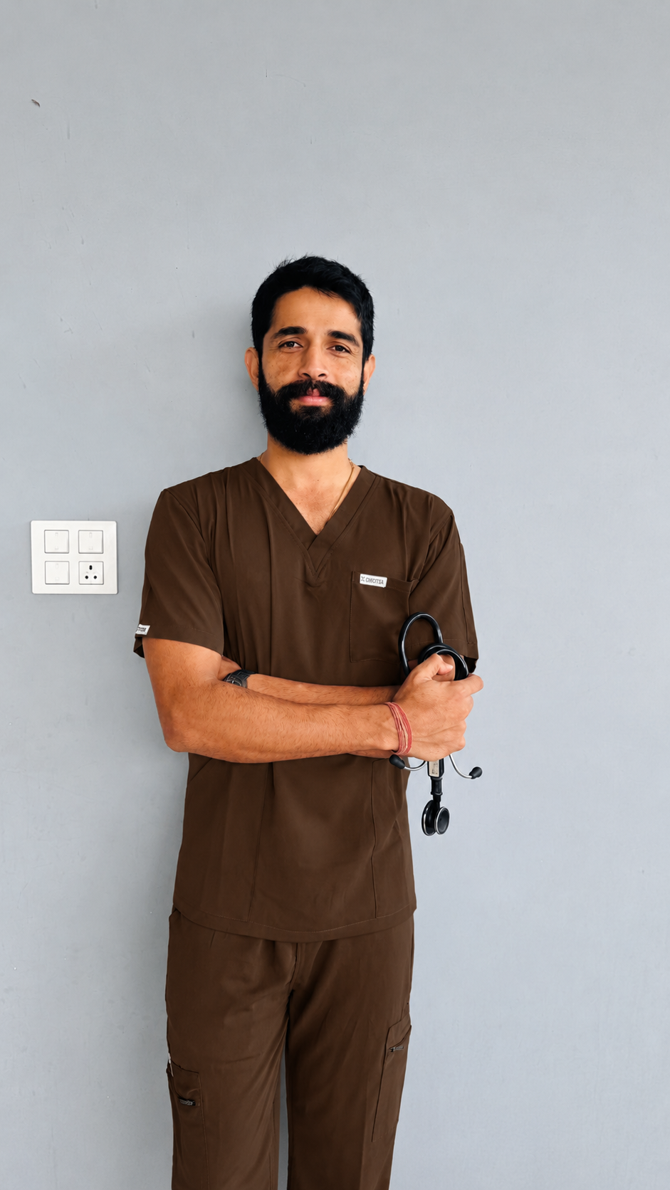CHICITSA MEN SCRUBS SET - ESPRESSO BROWN